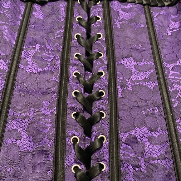 Purple & Black Front Zipper Corset - Picture 9 of 9